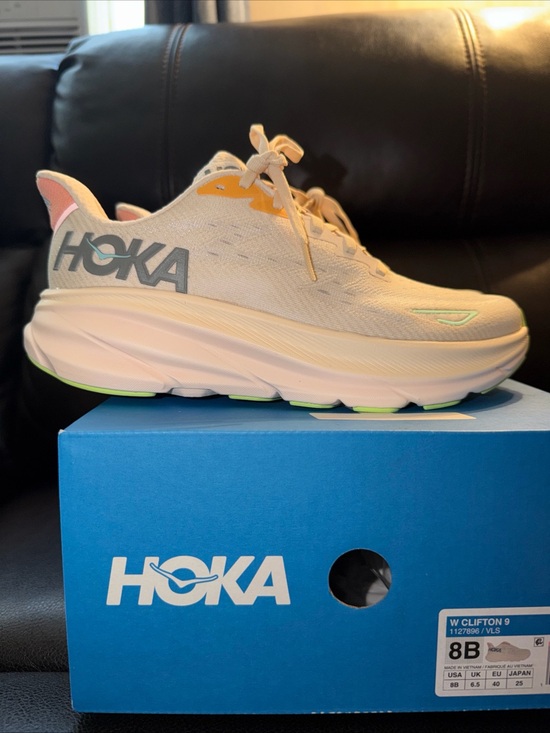 Hoka Shoes - Hoka Clifton 9 Women's Running Shoe - Light Pink with Lime Accents size 8 B